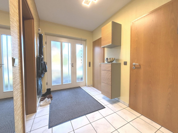 Eingangsbereich - Einfamilienhaus mit Wohlfühlcharakter in charmanter Ortsteil-Lage von Alfeld!