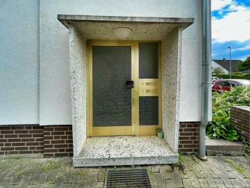 Eingang Haus - Zweifamilienhaus mit Perspektive – Kapitalanlage & Eigennutzung in Harsum