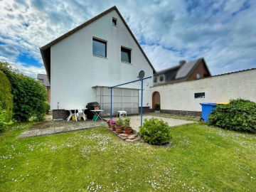 Garten - Zweifamilienhaus mit Perspektive – Kapitalanlage & Eigennutzung in Harsum