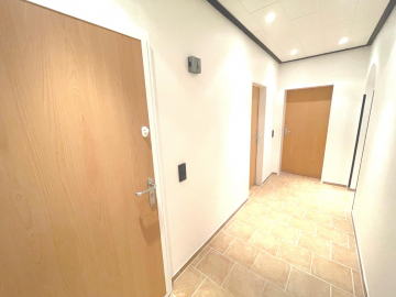 Flur - Helle Eigentumswohnung mit Balkon in Giesen!