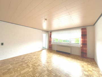 Wohnzimmer - Helle Eigentumswohnung mit Balkon in Giesen!