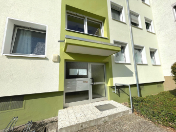 Hauseingang - Gepflegte Eigentumswohnung mit Loggia in Springe!