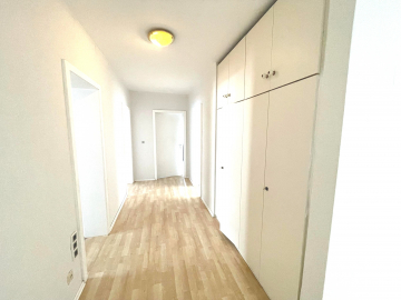 Flur - Gepflegte Eigentumswohnung mit Loggia in Springe!