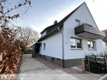 Lehrte: Helle Eigentumswohnung mit Balkon in ruhiger Südwest-Stadtlage, 31275 Lehrte, Etagenwohnung