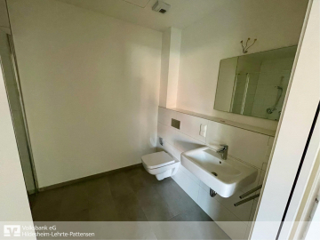 Badezimmer (Beispiel) - Minimalistisches Chic: Licht, Raum und Stil vereint