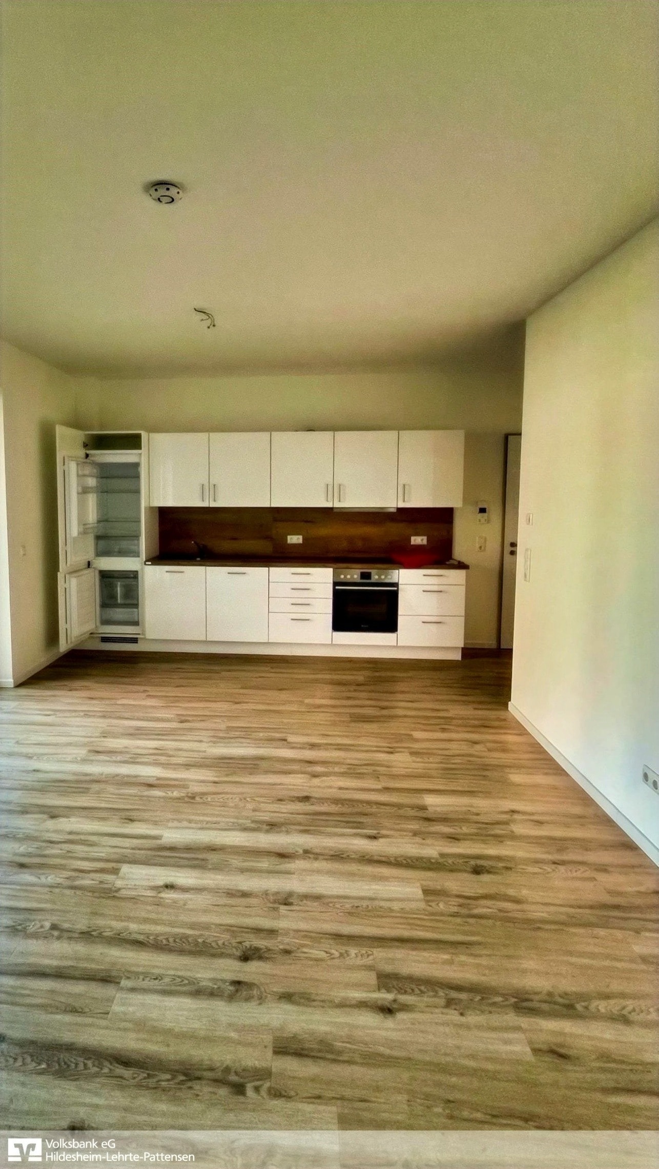 Küche (Beispiel) - Minimalistisches Chic: Licht, Raum und Stil vereint