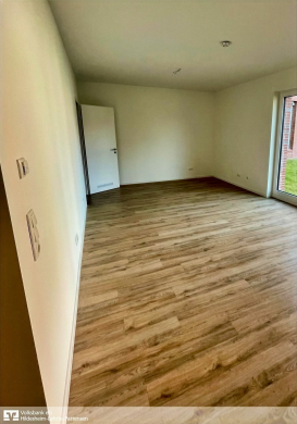 Wohn- und Schlafraum (Beispiel) - Minimalistisches Chic: Licht, Raum und Stil vereint