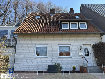 Gepflegtes Ein-/Zweifamilienhaus in ruhiger, zentraler Lage von Gronau!, 31028 Gronau, Doppelhaushälfte