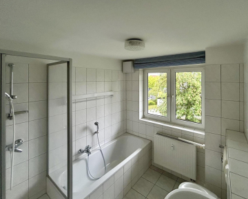 Badezimmer - Helle 3-Zimmer-Wohnung mit Südbalkon und Stellplatz in Ochtersum!