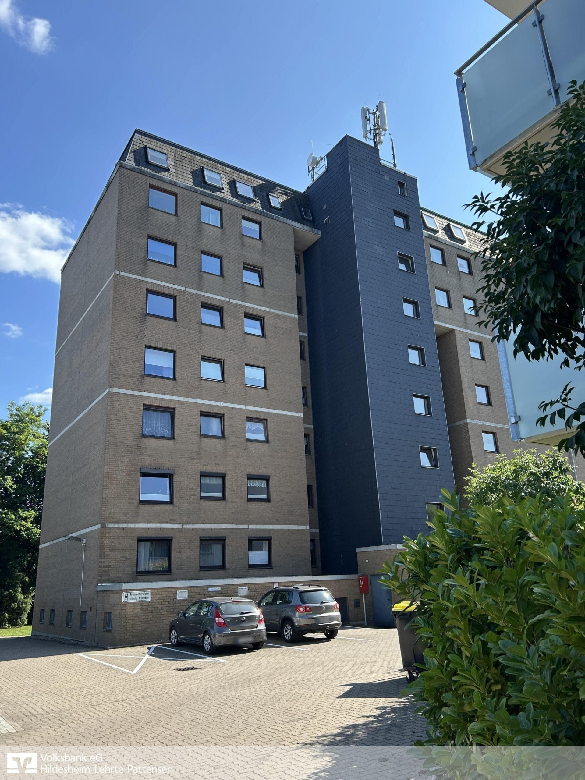 Gebäudeansicht Vorderseite - Springe: Vermietete 1-Zimmer-ETW mit Stellplatz!