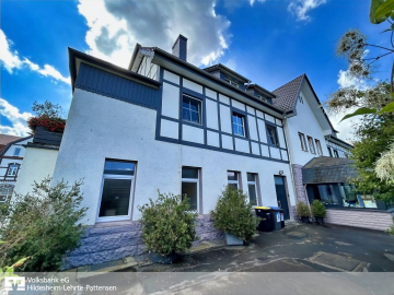 Nordansicht - Springe: Alles andere als nur Standard – Besonderes Wohn- & Geschäftshaus in besonderer Lage!