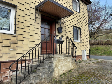 Eingangsbereich mit Treppe - Einfamilienhaus in ruhiger Feldrandlage mit großem Grundstück in Alfeld-Imsen!