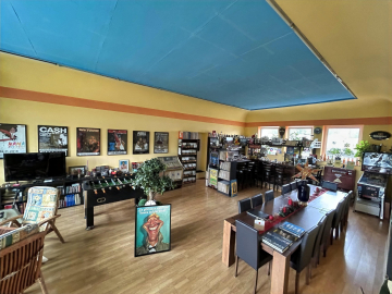 "Wohnhalle" I. (OG, Eigentümerwohnung) - Springe: Alles andere als nur Standard – Besonderes Wohn- & Geschäftshaus in besonderer Lage!