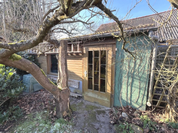 Gartenhaus - Lehrte: Wohnen in ruhiger Sackgasse mit Dachterrasse, DG-Ausbau, Glashaus-Terrasse und Kfz-Stellplatz