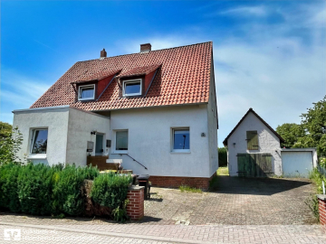 Gestorf: Zweifamilienhaus – Platz für Ihre Ideen, 31832 Springe, Zweifamilienhaus