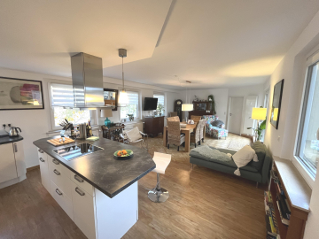 Wohnzimmer u. Küche I. OG - Lehrte: MFH mit vier Wohneinheiten und einer Gewerbeeinheit in bester Innenstadtlage