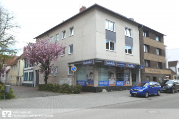 Lehrte: MFH mit vier Wohneinheiten und einer Gewerbeeinheit in bester Innenstadtlage, 31275 Lehrte, Mehrfamilienhaus