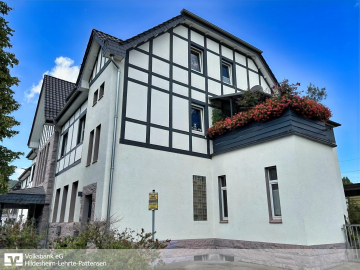 Süd-Ost-Ansicht - Springe: Alles andere als nur Standard – Besonderes Wohn- & Geschäftshaus in besonderer Lage!